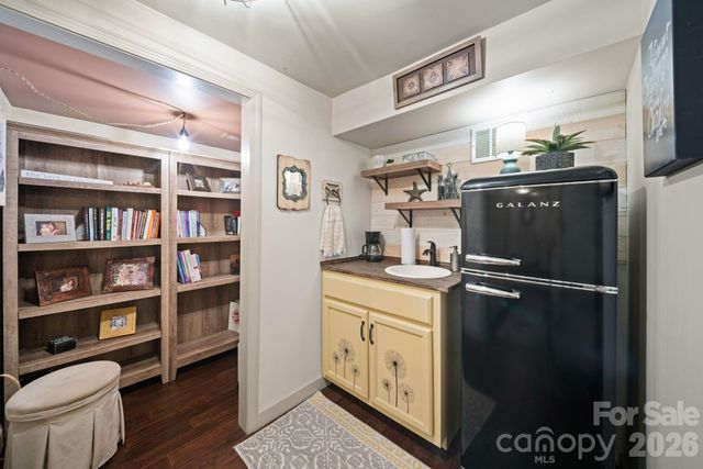 25 View Ridge Parkway, Leicester, NC 28748