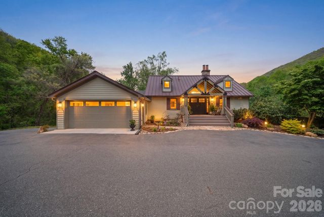 25 View Ridge Parkway, Leicester, NC 28748