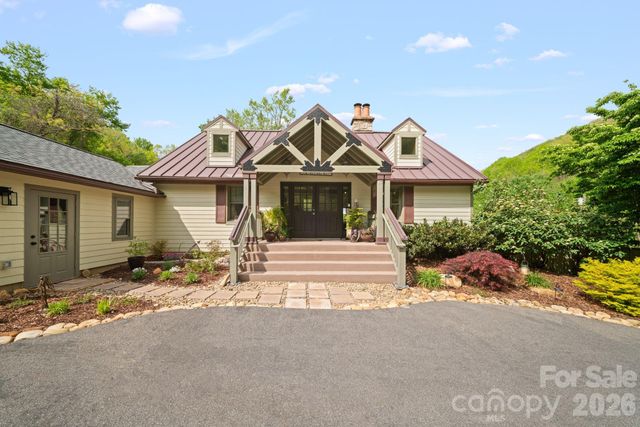 25 View Ridge Parkway, Leicester, NC 28748