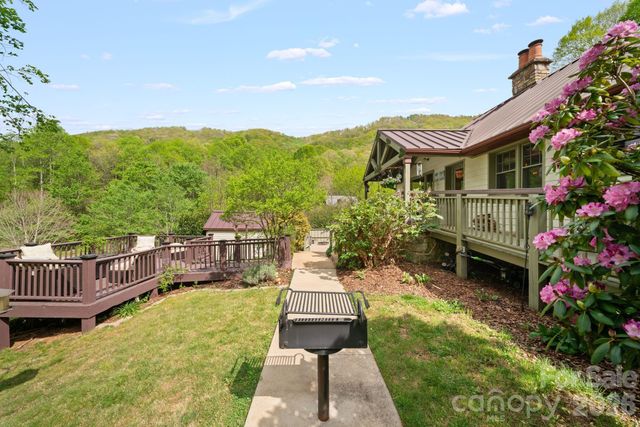 25 View Ridge Parkway, Leicester, NC 28748