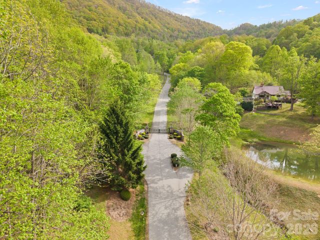 25 View Ridge Parkway, Leicester, NC 28748