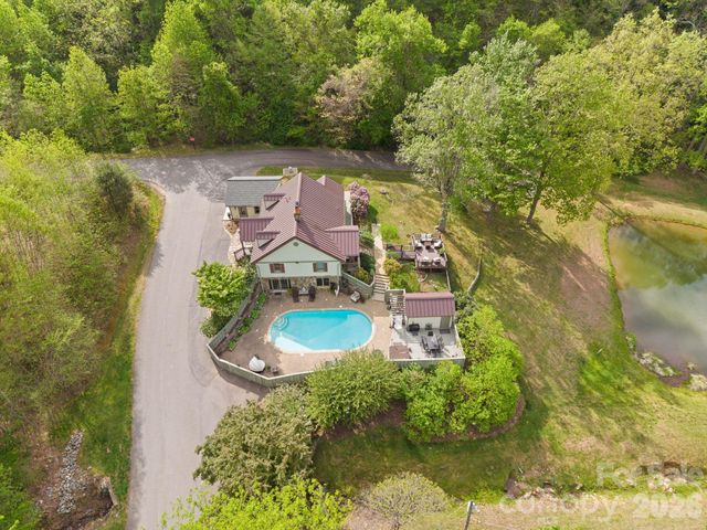 25 View Ridge Parkway, Leicester, NC 28748
