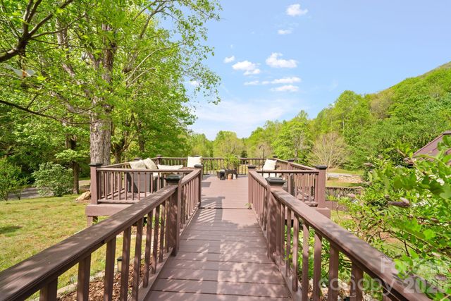 25 View Ridge Parkway, Leicester, NC 28748
