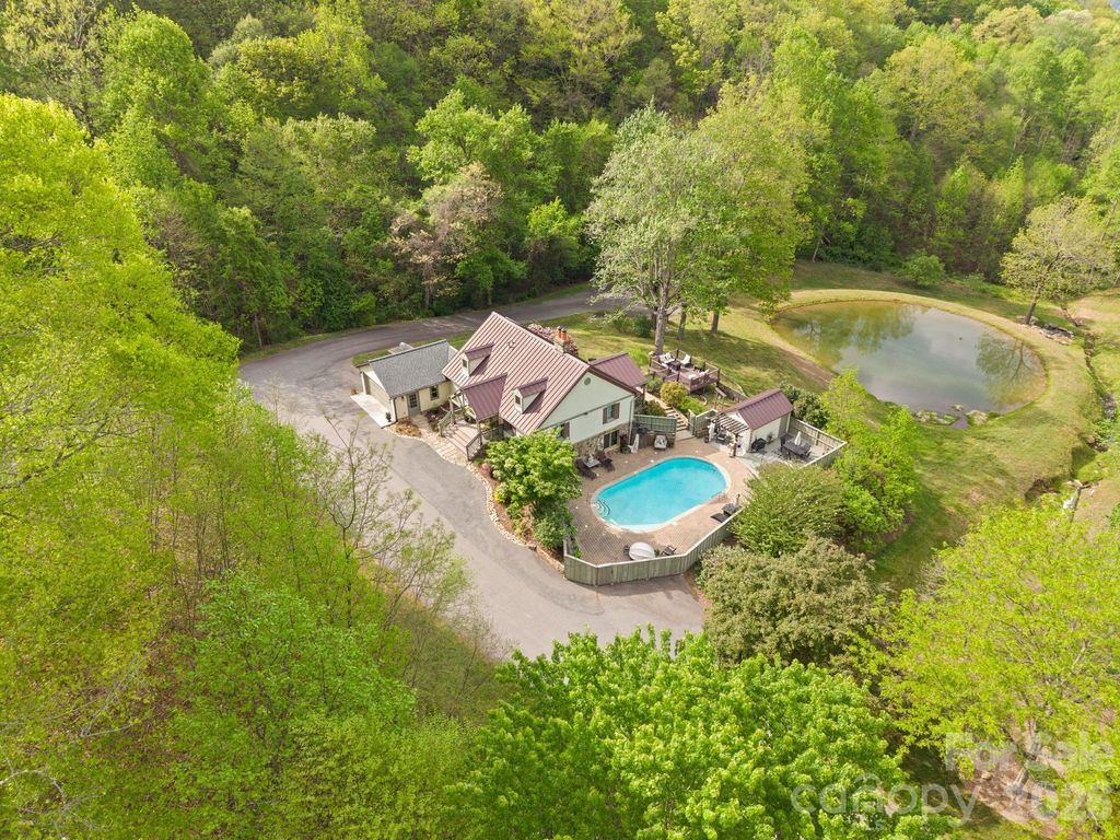 25 View Ridge Parkway, Leicester, NC 28748