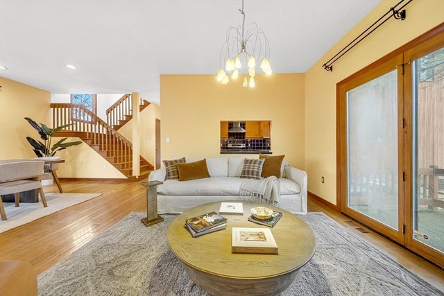 16 Carthay Cir 16, Newton, MA 02461