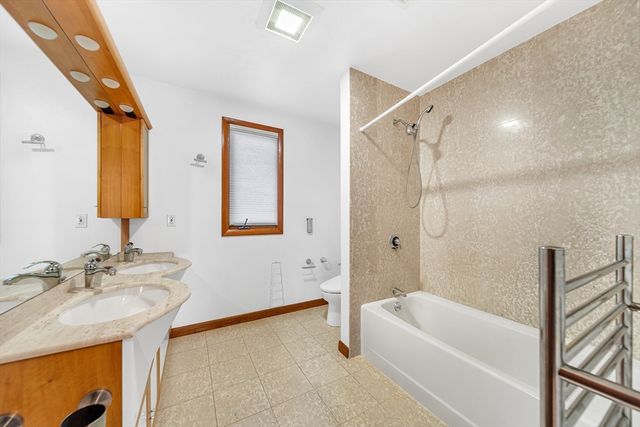 16 Carthay Cir 16, Newton, MA 02461