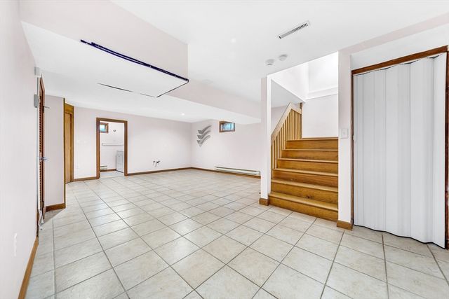 16 Carthay Cir 16, Newton, MA 02461