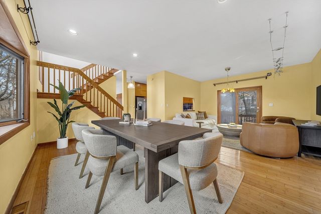 16 Carthay Cir 16, Newton, MA 02461