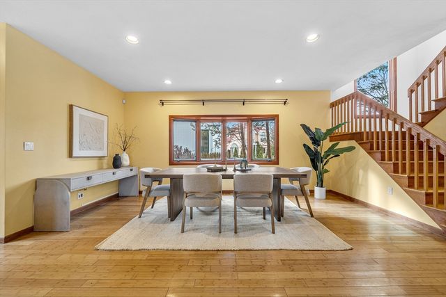 16 Carthay Cir 16, Newton, MA 02461