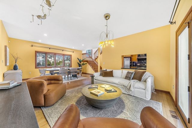 16 Carthay Cir 16, Newton, MA 02461