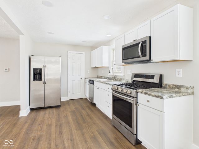 523 N 16th Street, Elwood, IN 46036