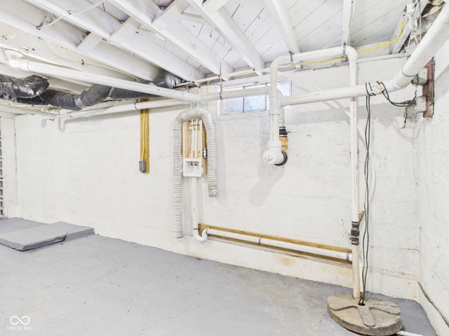 523 N 16th Street, Elwood, IN 46036