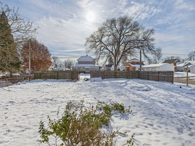 523 N 16th Street, Elwood, IN 46036