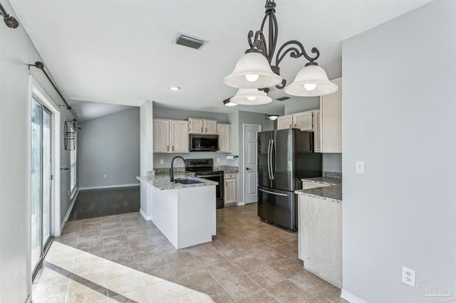 6545 Fern St, Navarre, FL 32566