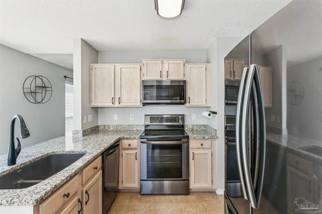 6545 Fern St, Navarre, FL 32566