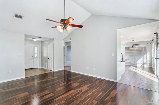 6545 Fern St, Navarre, FL 32566