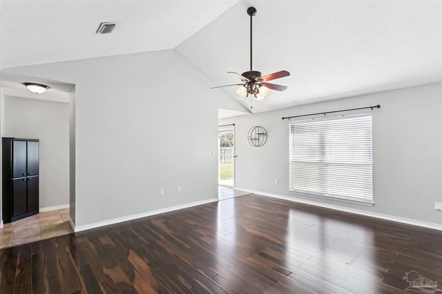 6545 Fern St, Navarre, FL 32566