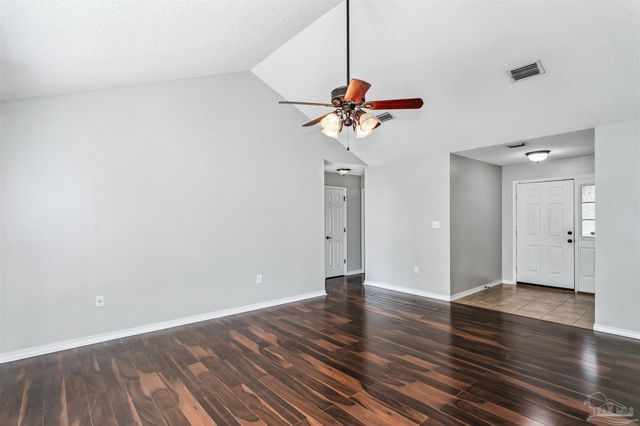 6545 Fern St, Navarre, FL 32566