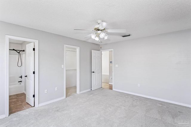 6545 Fern St, Navarre, FL 32566