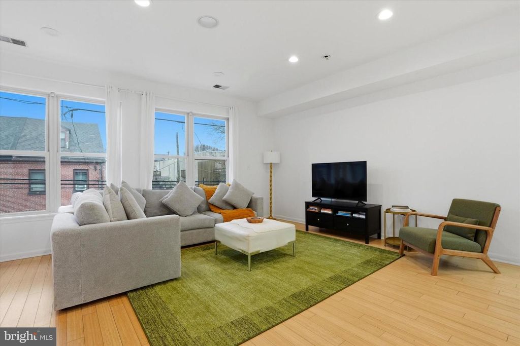 1011 N ORIANNA ST, Philadelphia, PA 19123