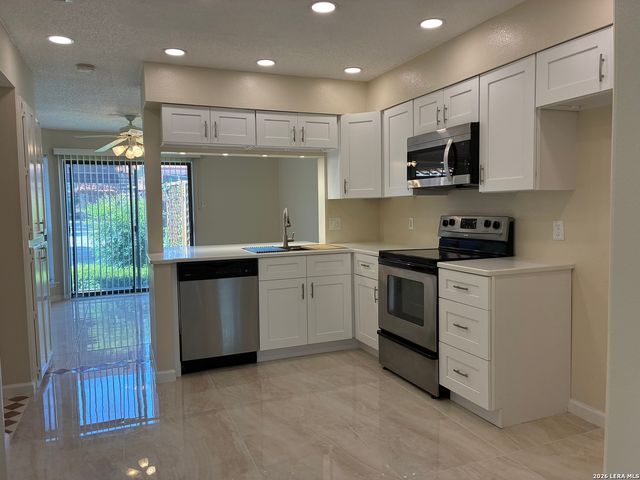 150 CALETA BCH, San Antonio, TX 78232