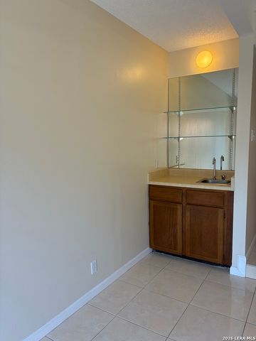 150 CALETA BCH, San Antonio, TX 78232
