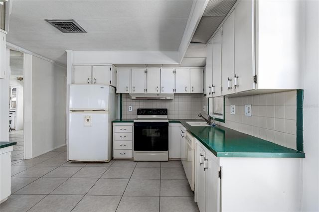 6710 36TH AVENUE E 232, Palmetto, FL 34221