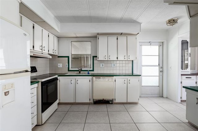 6710 36TH AVENUE E 232, Palmetto, FL 34221