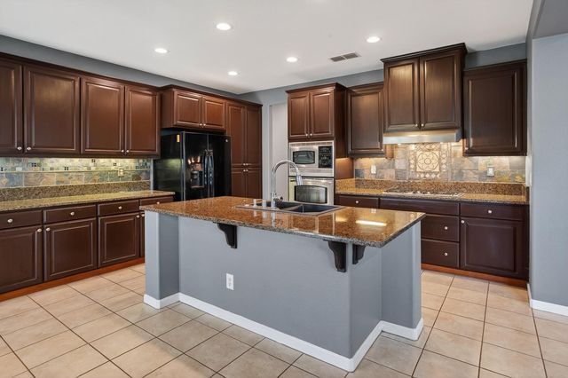 2042 Danforth Way, Plumas Lake, CA 95961