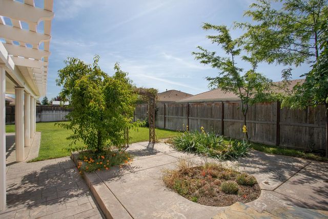 2042 Danforth Way, Plumas Lake, CA 95961