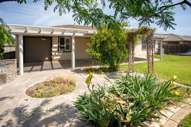 2042 Danforth Way, Plumas Lake, CA 95961