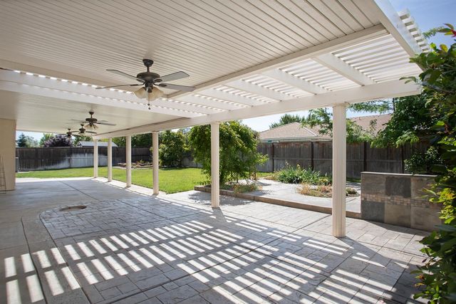 2042 Danforth Way, Plumas Lake, CA 95961