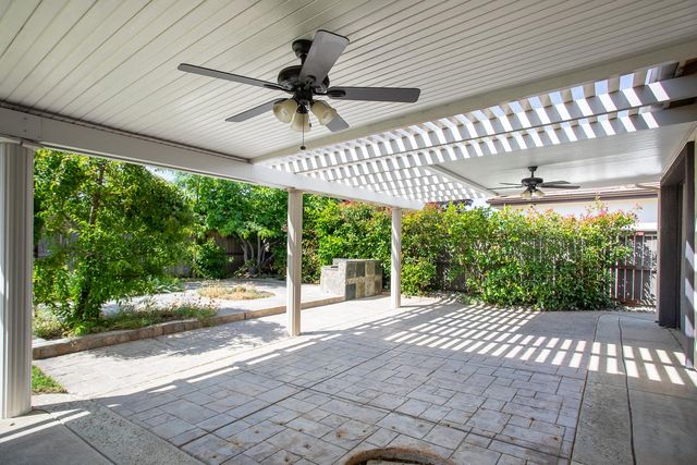 2042 Danforth Way, Plumas Lake, CA 95961