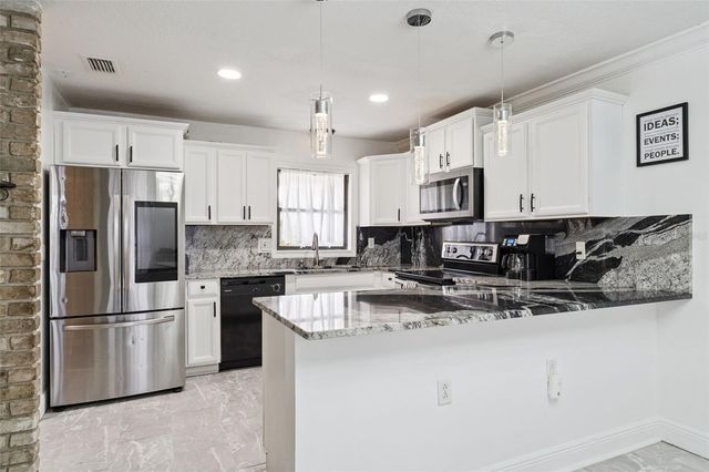 831 NANA AVENUE, Orlando, FL 32809