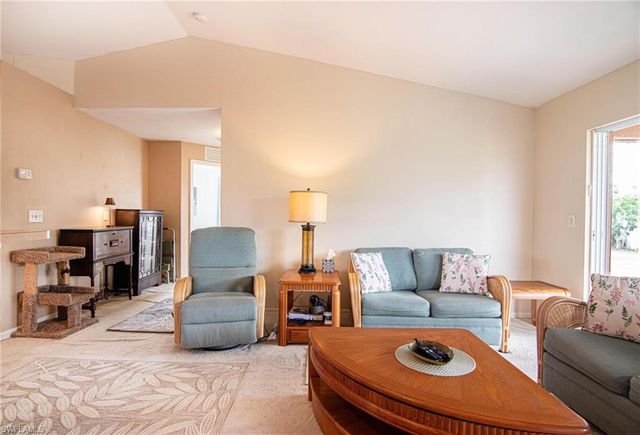 216 NW 11th ST, Cape Coral, FL 33993