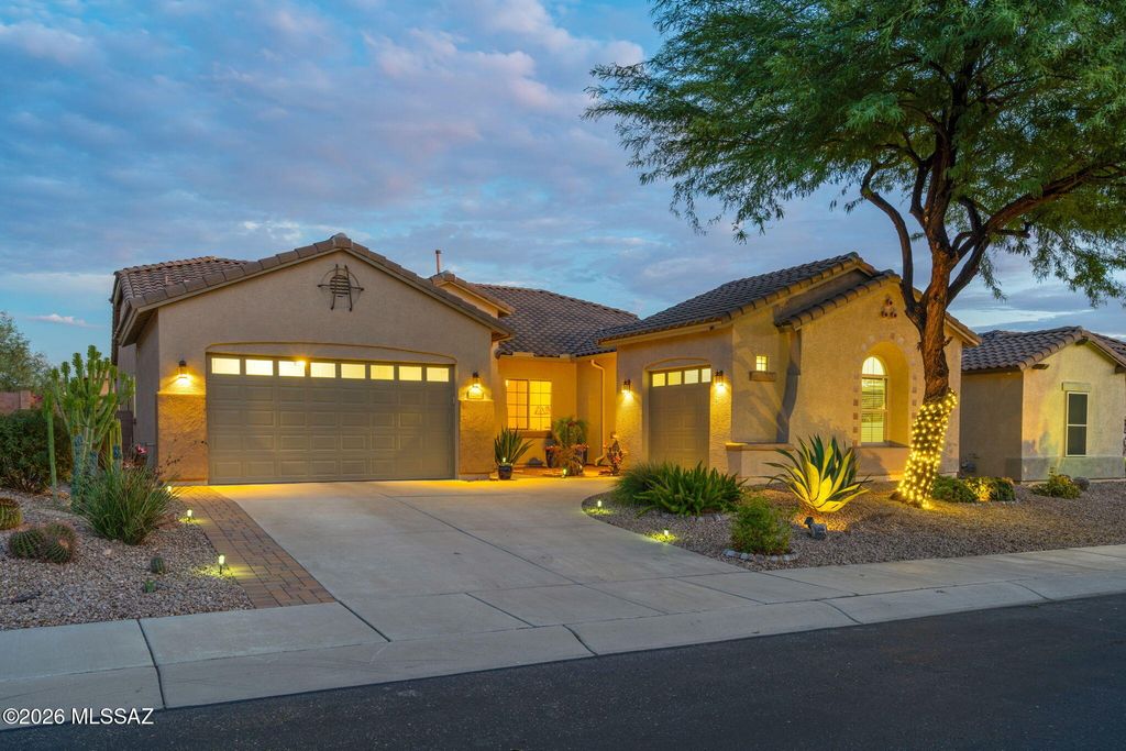 12364 N Pathfinder Drive, Marana, AZ 85658