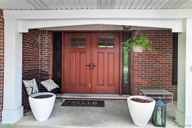1330 Meadow Green Lane, Linden, MI 48451