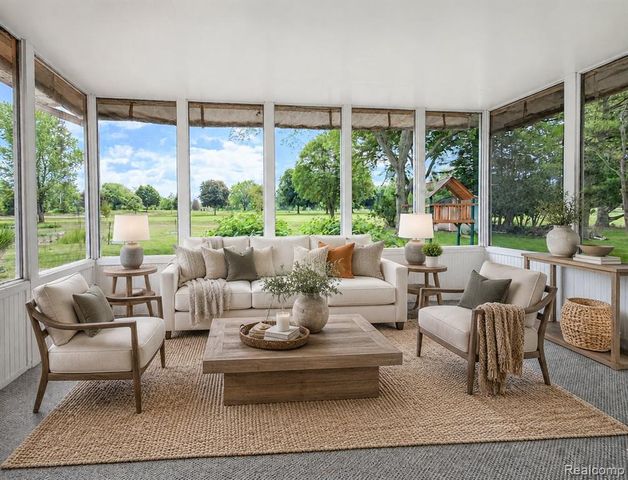 1330 Meadow Green Lane, Linden, MI 48451