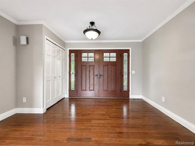 1330 Meadow Green Lane, Linden, MI 48451