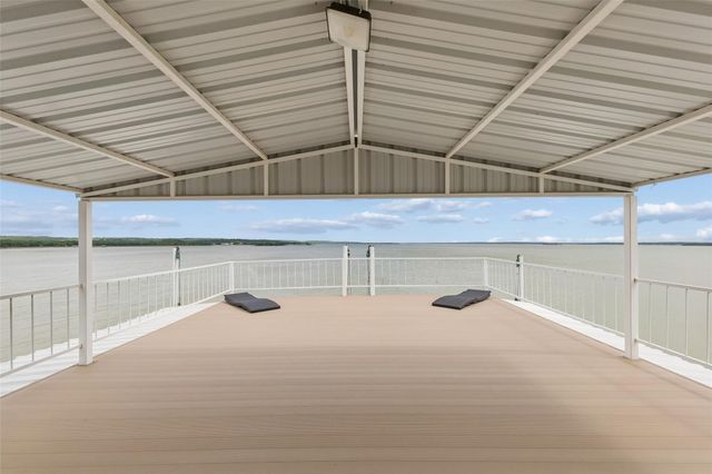 826 Cimmarron Bay Drive, Runaway Bay, TX 76426
