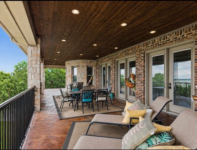 826 Cimmarron Bay Drive, Runaway Bay, TX 76426