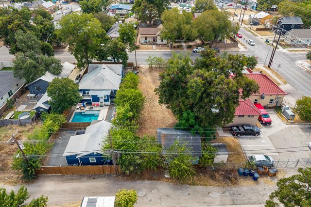 1906 E 2nd ST, Austin, TX 78702