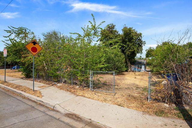 1906 E 2nd ST, Austin, TX 78702