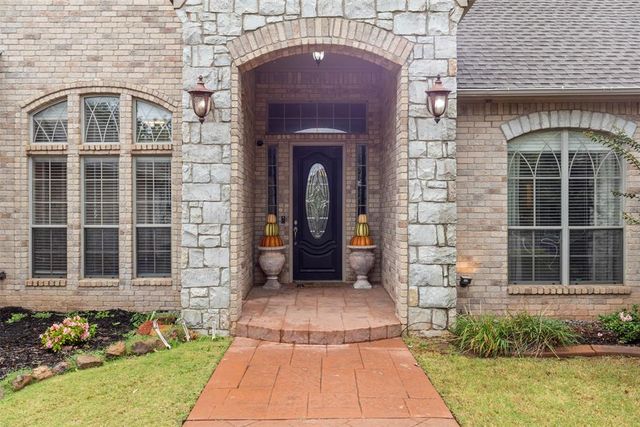 2716 Warwick Place, Edmond, OK 73013