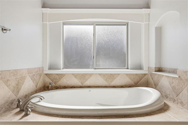 2716 Warwick Place, Edmond, OK 73013