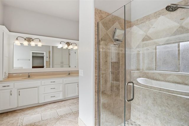 2716 Warwick Place, Edmond, OK 73013