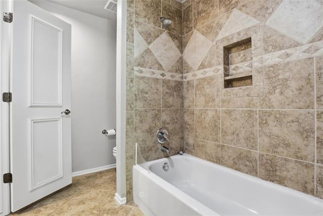 2716 Warwick Place, Edmond, OK 73013