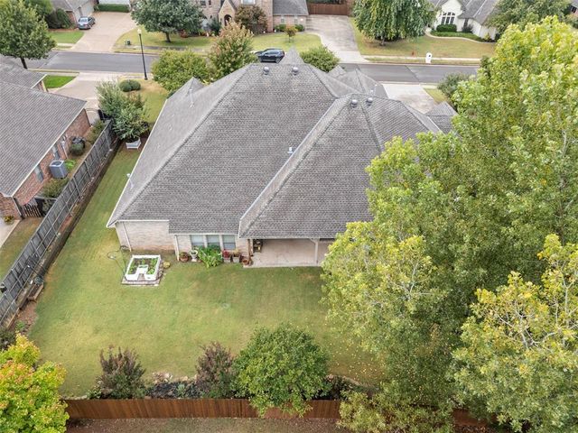 2716 Warwick Place, Edmond, OK 73013