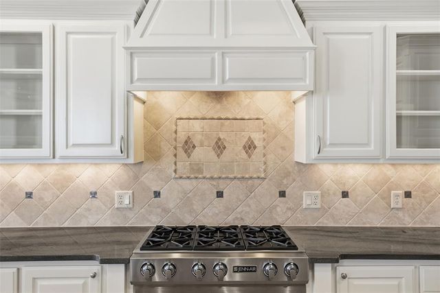 2716 Warwick Place, Edmond, OK 73013