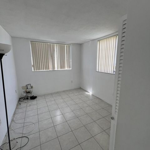 2855 Leonard Drive H506, Aventura, FL 33160